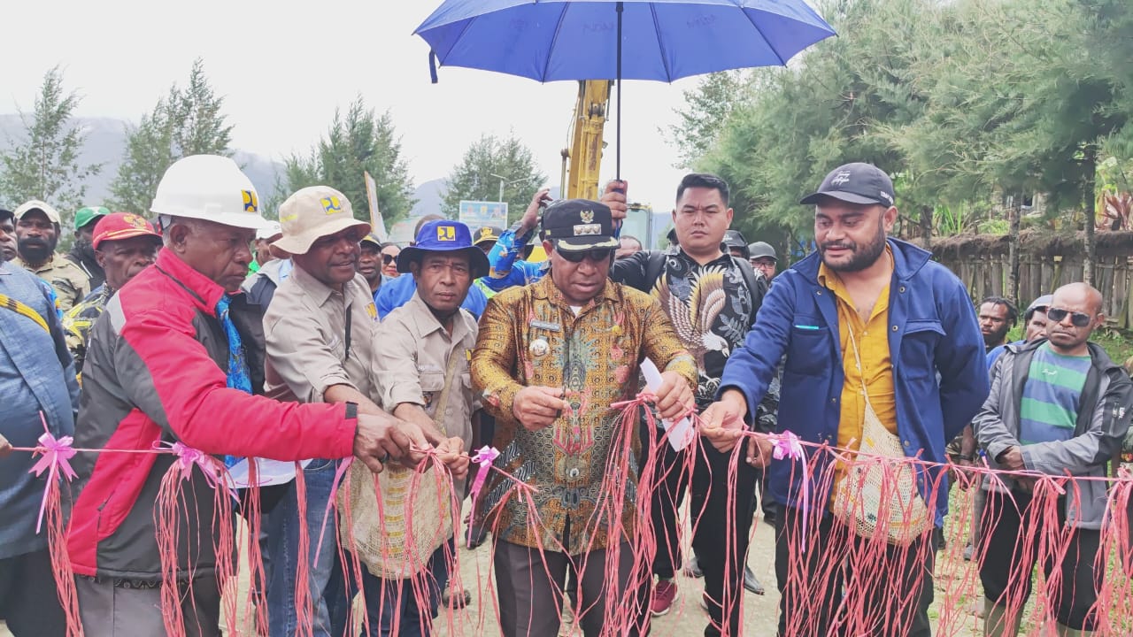 PUPR Pemprov Papua Tengah Peningkatan Jalan Kampung Kimak Hingga Wuloni 